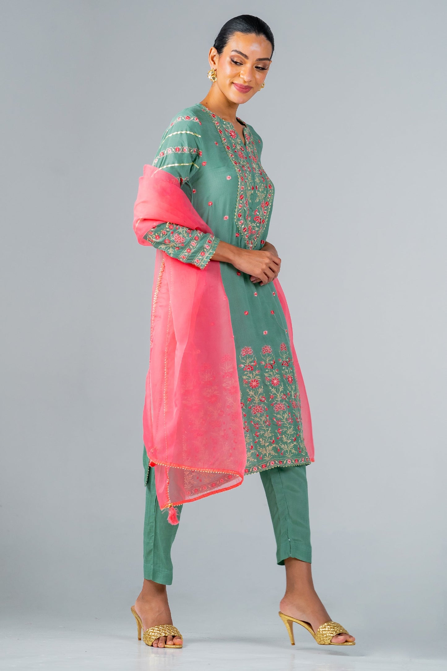 Green Embroidered Kurta Set with Contrasting Pink Dupatta