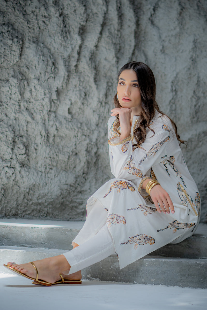 White Embroidered Bird Motif Kurta Set